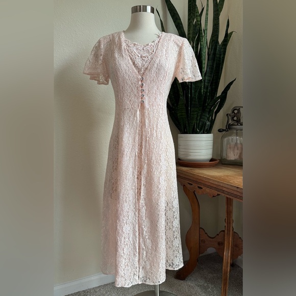 Vintage Pink‎ Lace Midi Dress Crystal Buttons Flutter Sleeves pastel fairy 10 P - Picture 1 of 8